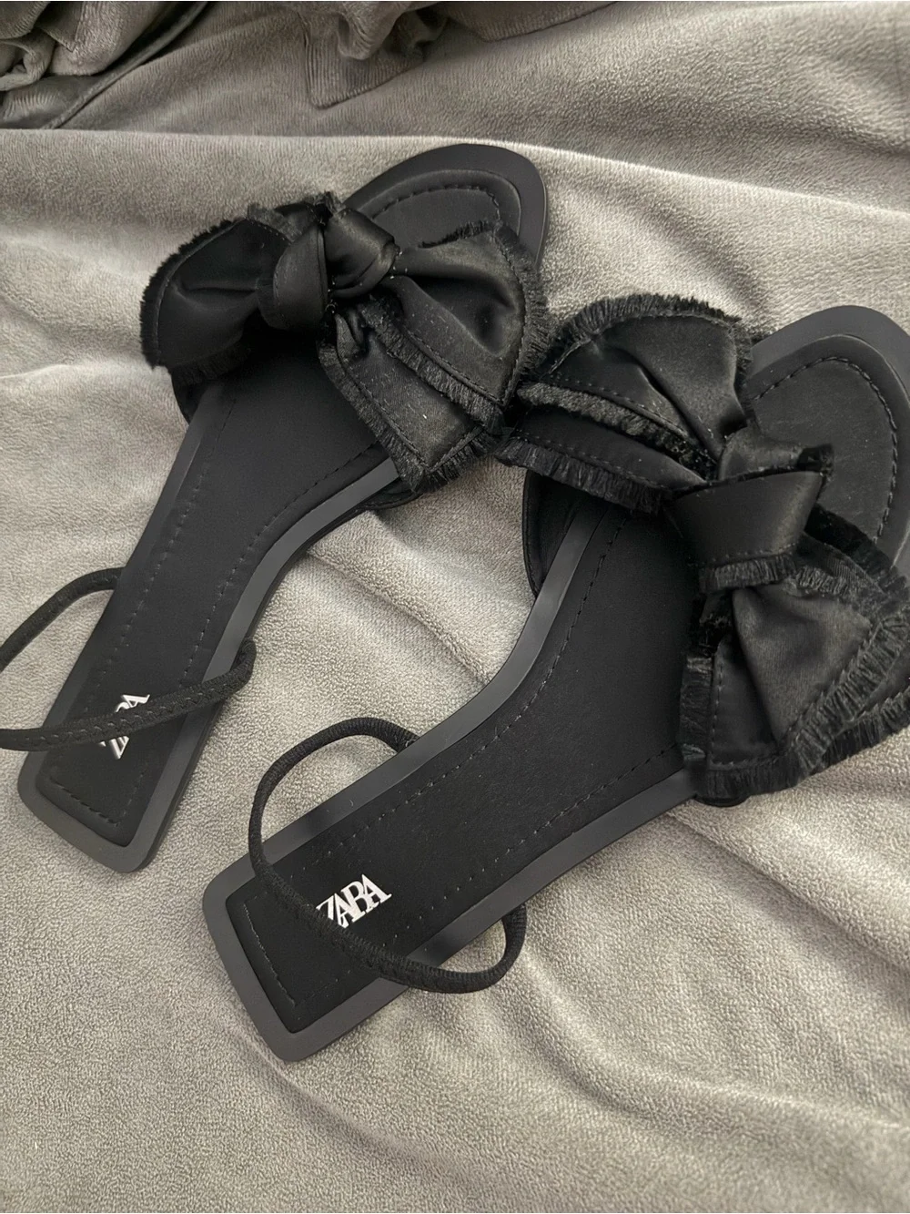 Zara Black Bow-Accent Slide Sandals - Picture 6 of 8